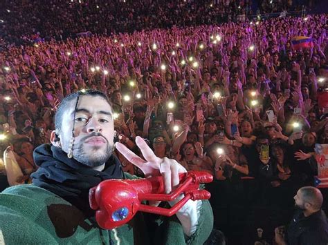 Archive Bad Bunny On Twitter Bad Bunny Sac Ndose Selfie Ayer En El