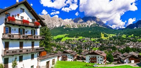 2,414 Cortina D'ampezzo Ski Royalty-Free Photos and Stock Images ...