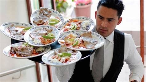 Cuánto debo dejar de propina en un restaurante Esto dice Profeco El