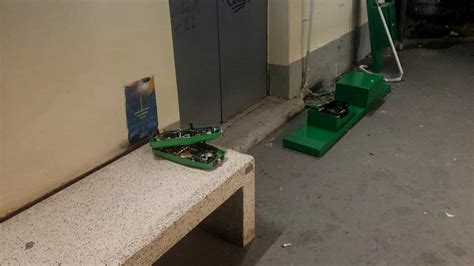 Vandali Al Lavoro Stazione Della Brianza Presa Di Mira