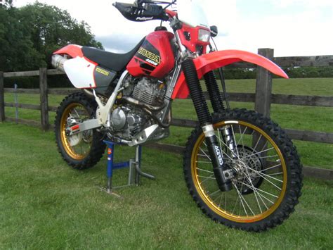 Honda Honda XR400R - Moto.ZombDrive.COM