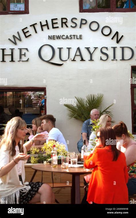 Busy Wetherspoon Bar On The Quayside Newcastle Upon Tyne Stock Photo