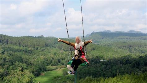 4 Fakta Unik Ekstrimnya Ayunan Langit Watu Jaran Kulonprogo Sensasi