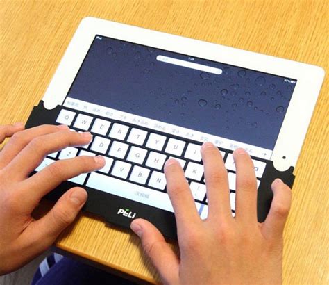 iPad 2 Silicone Keyboard Cover | Gadgetsin