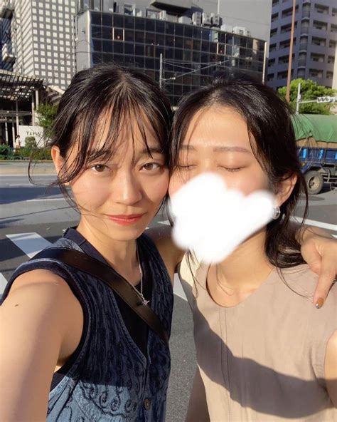 郡司りかさんのインスタグラム写真 郡司りかinstagram 「妹👭 ななとはいつもほっぺたくっつけて写真とってる。 ジブリ展に行ってき