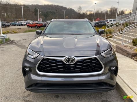 2021 Magnetic Gray Metallic Toyota Highlander XLE AWD 140450477 Photo