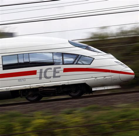 Konzern Deutsche Bahn Macht Im Ersten Halbjahr Rund 1 2 Milliarden