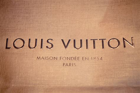 Louis Vuitton Malletier A Paris Maison Fondee En 1854 Bagster Paul Smith