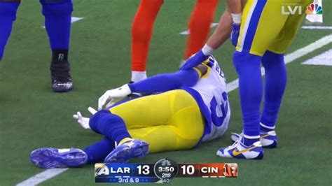 Odell Beckham Appears To Suffer Non Contact Knee Injury