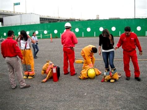 Unidad Contraincendio De Pemex Imparti Pl Tica Para Alumnos Del Cbtis