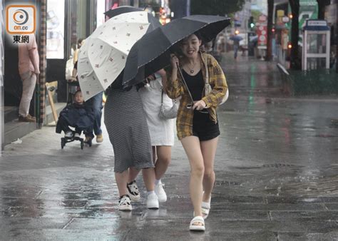 日間酷熱偶有陽光最高34°c 另有一兩陣驟雨｜即時新聞｜港澳｜oncc東網