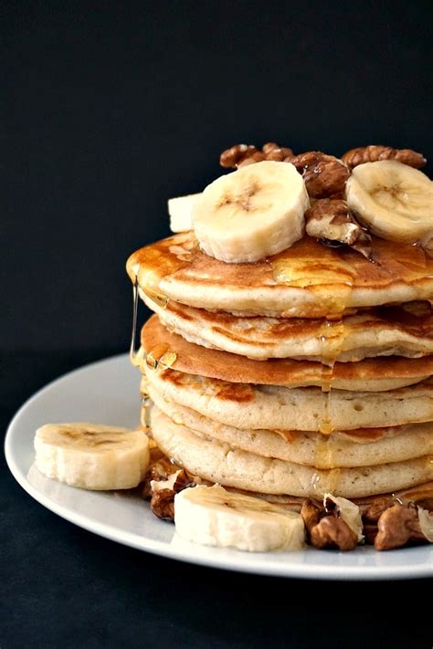 Fluffy American Pancakes with walnuts and bananas