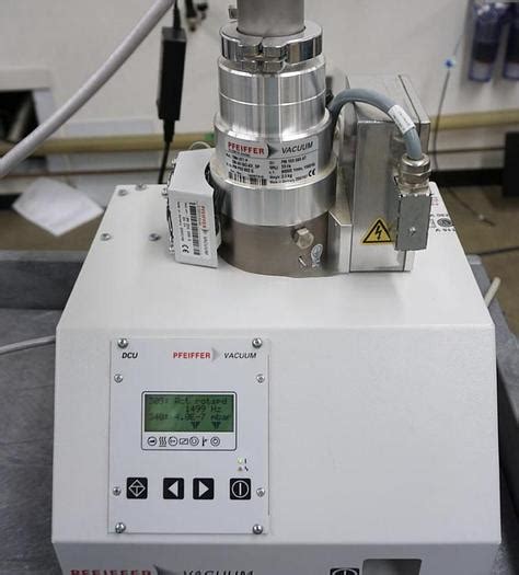 Used ULVAC Qulee Residual Gas Analyzer CGM 051 Range 0 50amu For Sa