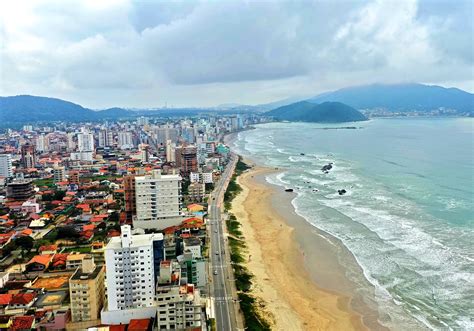 Frente Fria Avan A Chuva Em Navegantes