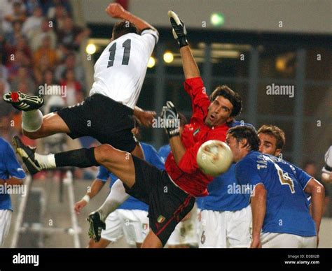 Gianluigi Buffon Italy Stockfotos Und Bilder Kaufen Alamy