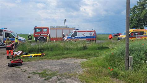 Wypadek na DK40 w Pokrzywnicy Nie żyje 18 letnia dziewczyna