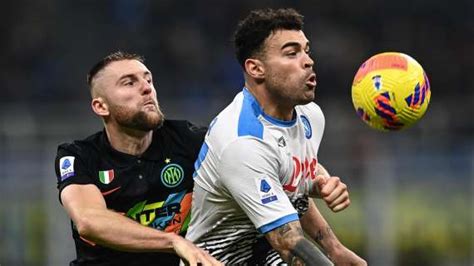 Foto Petagna Compie Gli Anni Gli Auguri Della Ssc Napoli