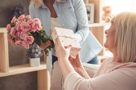 Życzenia urodzinowe dla mamy od córki śmieszne najpiękniejsze