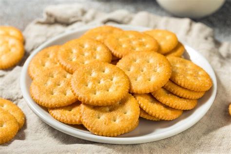 Galletas Saladas Crujientes Redondas Foto Premium