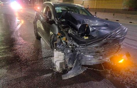 Camioneta Queda Destrozada Al Chocar Contra Muro