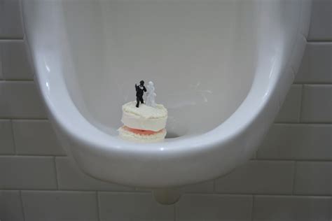 Urinal Cakes Decorated To Look Like Real Cakes