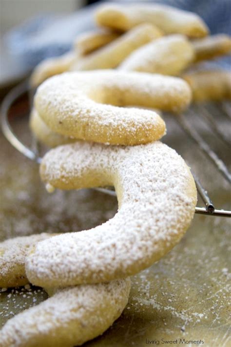 This Melt In Your Mouth Crumbly Walnut Crescent Cookies Recipe Is Super