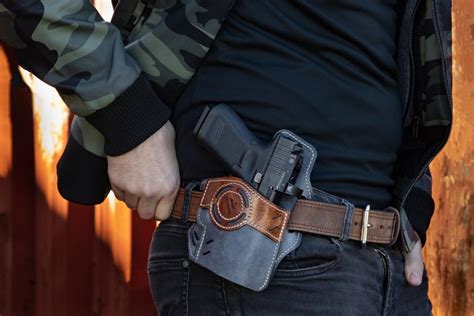 Unveiling Excellence: Alien Gear ShapeShift Appendix Carry Holster ...