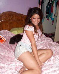 Meow Fabulous Black Haired In Bedroom ZB Porn