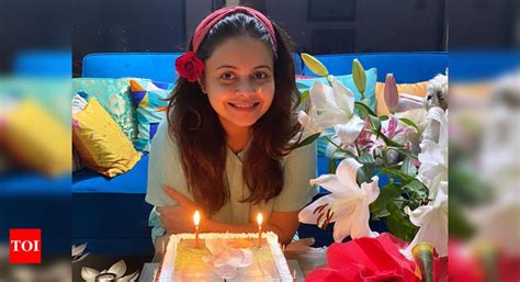 Bigg Boss 13s Devoleena Bhattacharjee Gets Birthday Treat From Fans At