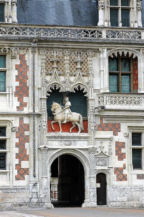 Phillippe Le Ch Teau Royal De Blois La Statue Questre De Louis