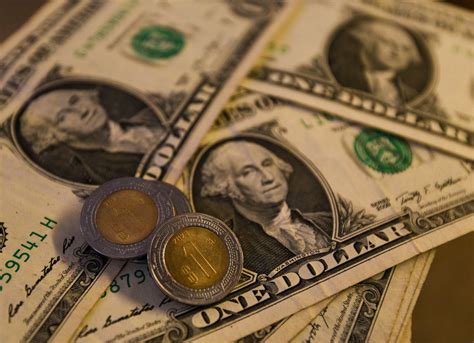 Peso se deprecia frente al dólar permea volatilidad de cara a