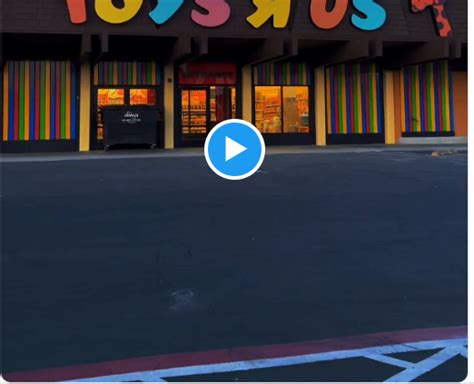 Hyper realistic replica of a vintage Toys R Us store built for a new ...