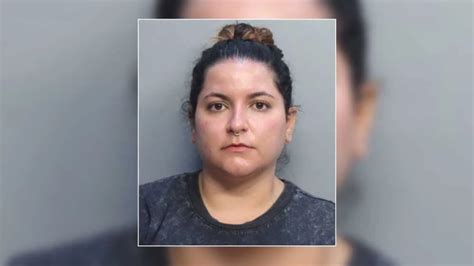 El Diseño único De Sus Uñas Delató A Esta Mujer De Florida Arrestada