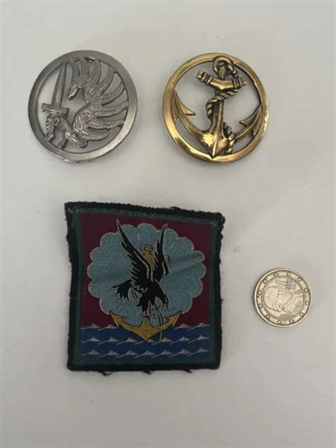 Anciens Insignes De Parachutiste Militaire 11 ème Brigade