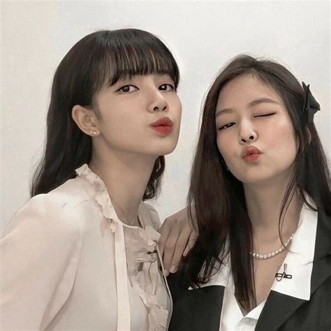 Jennie🌻 On Instagram Jenlisa ️ Lisa Lisa140 Jennie Me