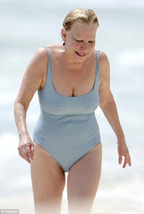 10 Sexy New Bette Midler Bikini Pics