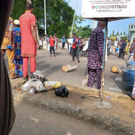 Asuu Strike Students Protest Block Ui Mokola Road In Ibadan Photos