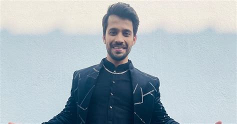 Vishwa Akula (Bigg Boss Telugu 5) Age, Height, Family, Wife, Movies ...