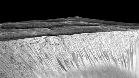 Nasa Confirms Evidence That Liquid Water Flows On Todays Mars Nasa