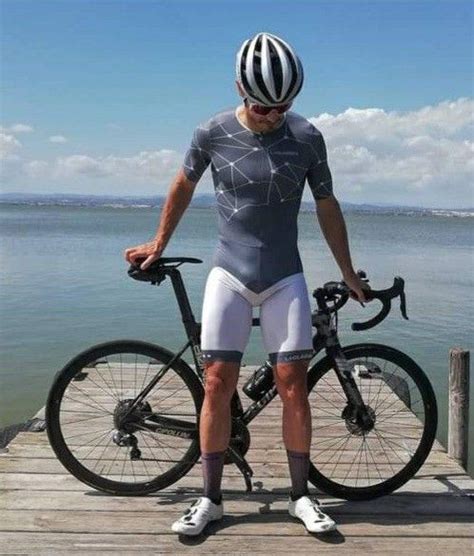 Pin By Wallace Kong On Bike Wear Cycling Attire Cycling Outfit Men