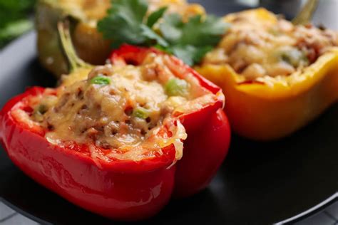 Poivrons farcis à la viande hachée gratinés au four Entrée