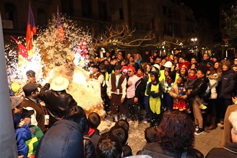 Fotos La Festa I La Disbauxa Invadeixen Els Carrers De Valls Amb La