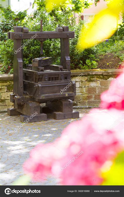 Old Wooden Bench Park — Stock Photo © posztos #382616988