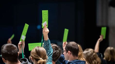 Grüne Jugend wirft Mutterpartei zu rechte Politik vor