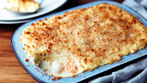 fish pie with breadcrumb topping