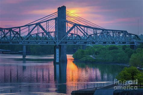 Spring Sunrise - Ohio River - Louisville, Kentucky - Photographer's Guide