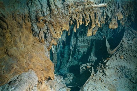 Descendants react as surviving Titanic artifacts are sold at auction 7