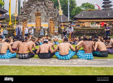 Kecak Tradition Feuertanz Fotos Und Bildmaterial In Hoher Aufl Sung