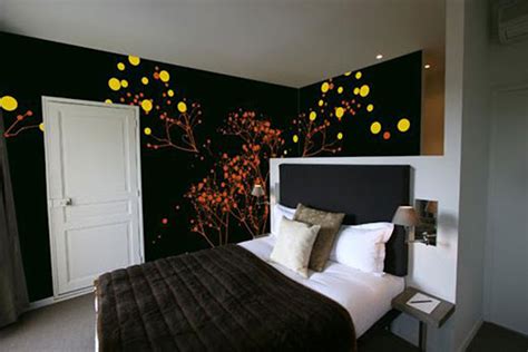 Bedroom Art Ideas - 5 Small Interior Ideas