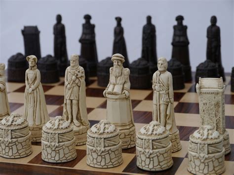 Berkeley Chess Ltd Scottish Chess Set Ivory And Brown Chessbaron